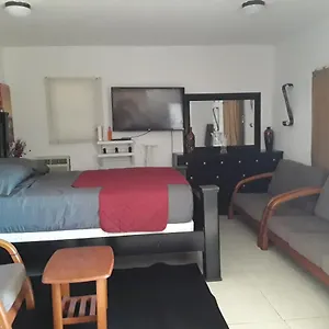  Apartment Crash Pad